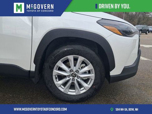 Used 2026 Toyota Corolla Cross LE w/ Moonroof Package image 10