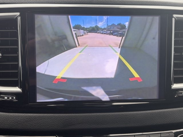 Used 2024 Chrysler Pacifica Touring-L FWD image 20