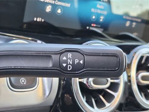 Used 2020 Mercedes-Benz GLB 250 4MATIC image 23