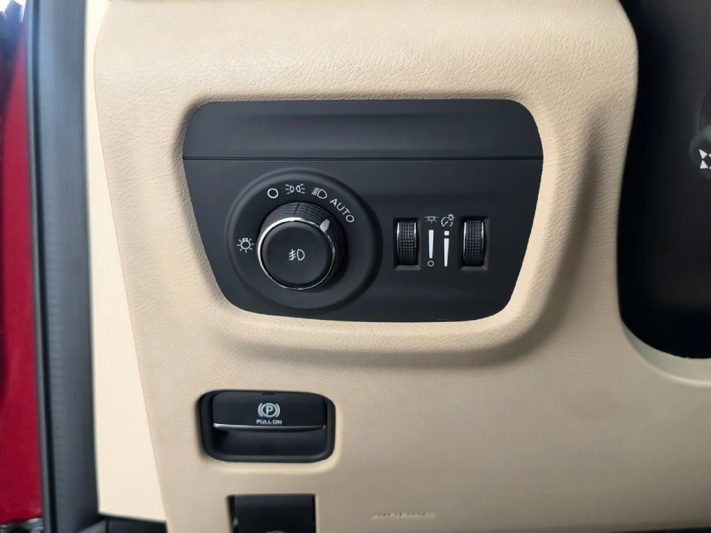 New 2026 Jeep Grand Cherokee Limited w/ Luxury Tech Group II AWD/4WD image 17