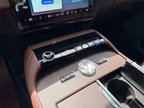 New 2025 Lincoln Navigator L Reserve image 32