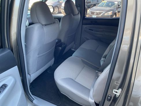 Used 2015 Toyota Tacoma PreRunner w/ TRD Off-Road Package RWD image 30