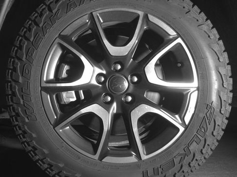 Used 2025 Jeep Compass Trailhawk AWD/4WD image 12