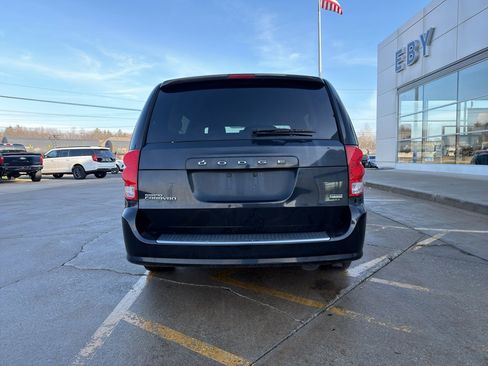 Used 2012 Dodge Grand Caravan SE image 4