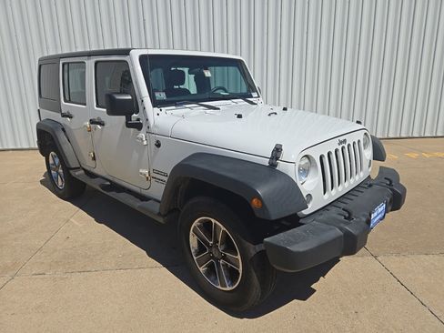 Used 2017 Jeep Wrangler Unlimited Sport AWD/4WD image 2