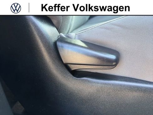 Used 2022 Toyota Tacoma SR5 RWD image 31