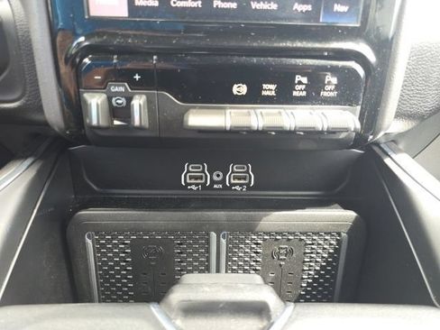 Used 2025 RAM 2500 Laramie w/ Sport Appearance Package AWD/4WD image 24