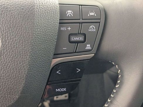 Used 2025 Toyota Camry SE image 15