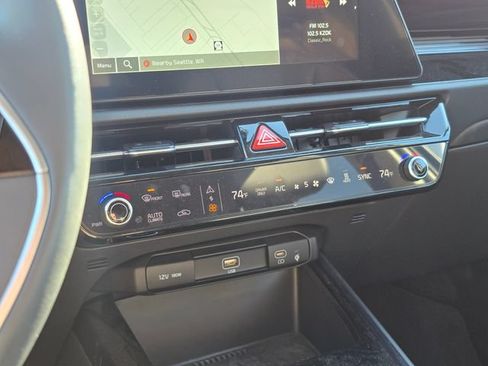 Certified 2024 Kia Niro Wind w/ Wind Preserve Package FWD image 31
