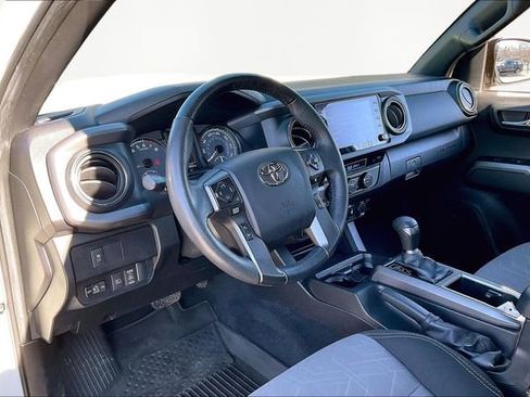 Used 2022 Toyota Tacoma SR image 12