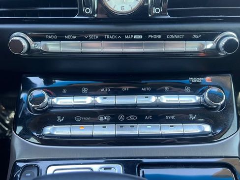 Used 2018 Genesis G90 5.0 Ultimate RWD image 4
