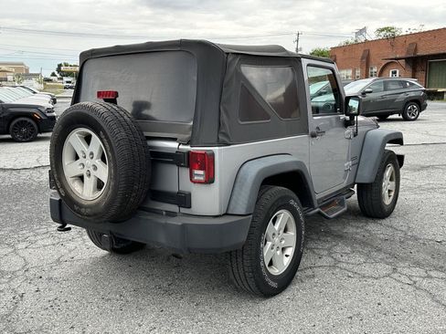 Used 2015 Jeep Wrangler Sport w/ Quick Order Package 24S AWD/4WD image 8