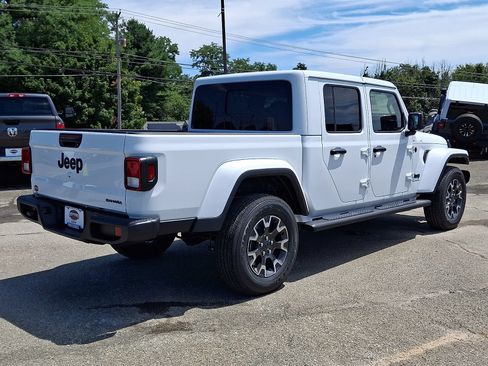 New 2026 Jeep Gladiator Sport AWD/4WD image 4