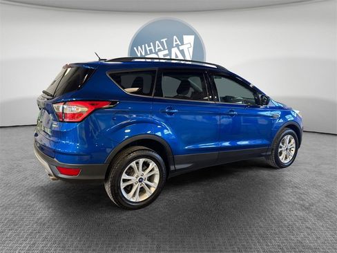 Used 2018 Ford Escape SE image 3