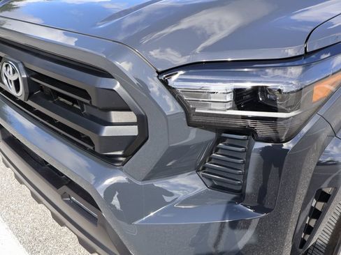 Used 2025 Toyota Tacoma SR5 AWD/4WD image 3