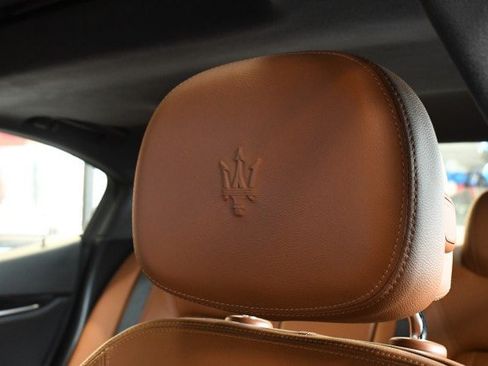 Used 2019 Maserati Ghibli S Q4 AWD/4WD image 28
