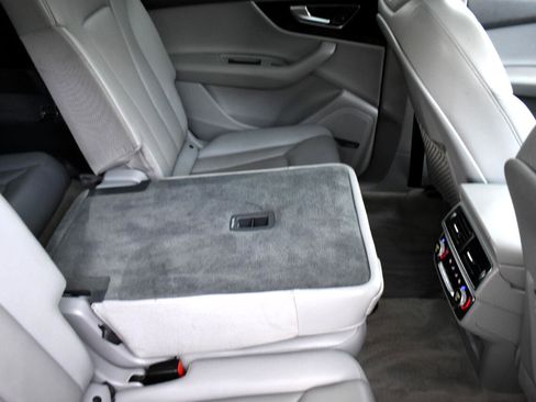 Used 2018 Audi Q7 3.0T Prestige w/ Prestige Package image 30