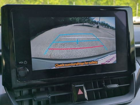Used 2023 Toyota Corolla Cross LE w/ Moonroof Package FWD image 21