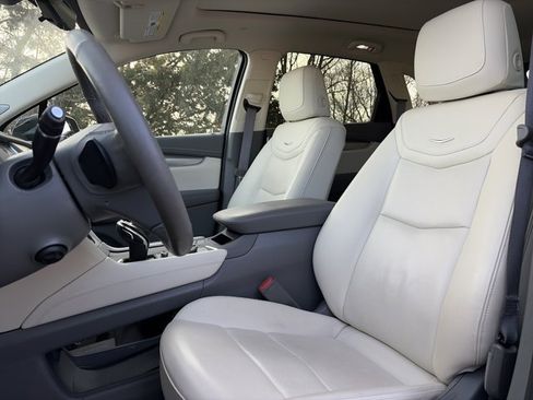 Used 2024 Cadillac XT5 Premium Luxury w/ Technology Package image 18