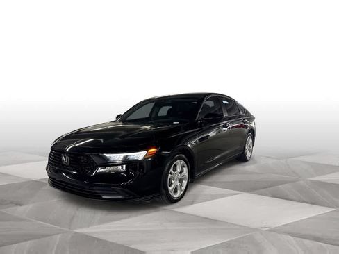 Used 2025 Honda Accord LX image 4