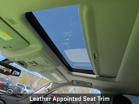 Used 2018 GMC Sierra 1500 SLT w/ SLT Preferred Package AWD/4WD image 23