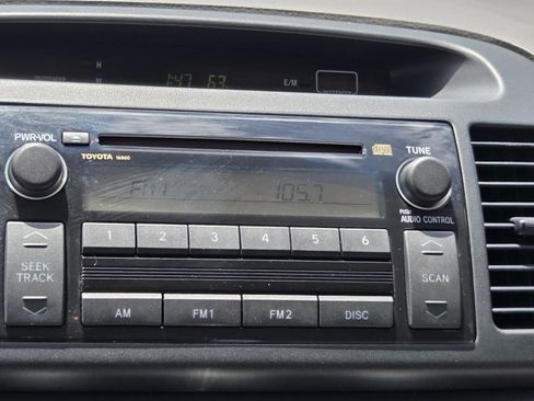Used 2005 Toyota Camry LE FWD image 16