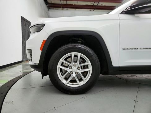 Used 2021 Jeep Grand Cherokee L Laredo w/ Luxury Tech Group I AWD/4WD image 31