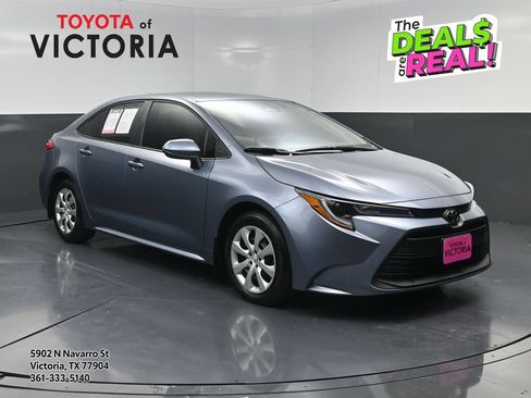 Used 2025 Toyota Corolla LE FWD image 1