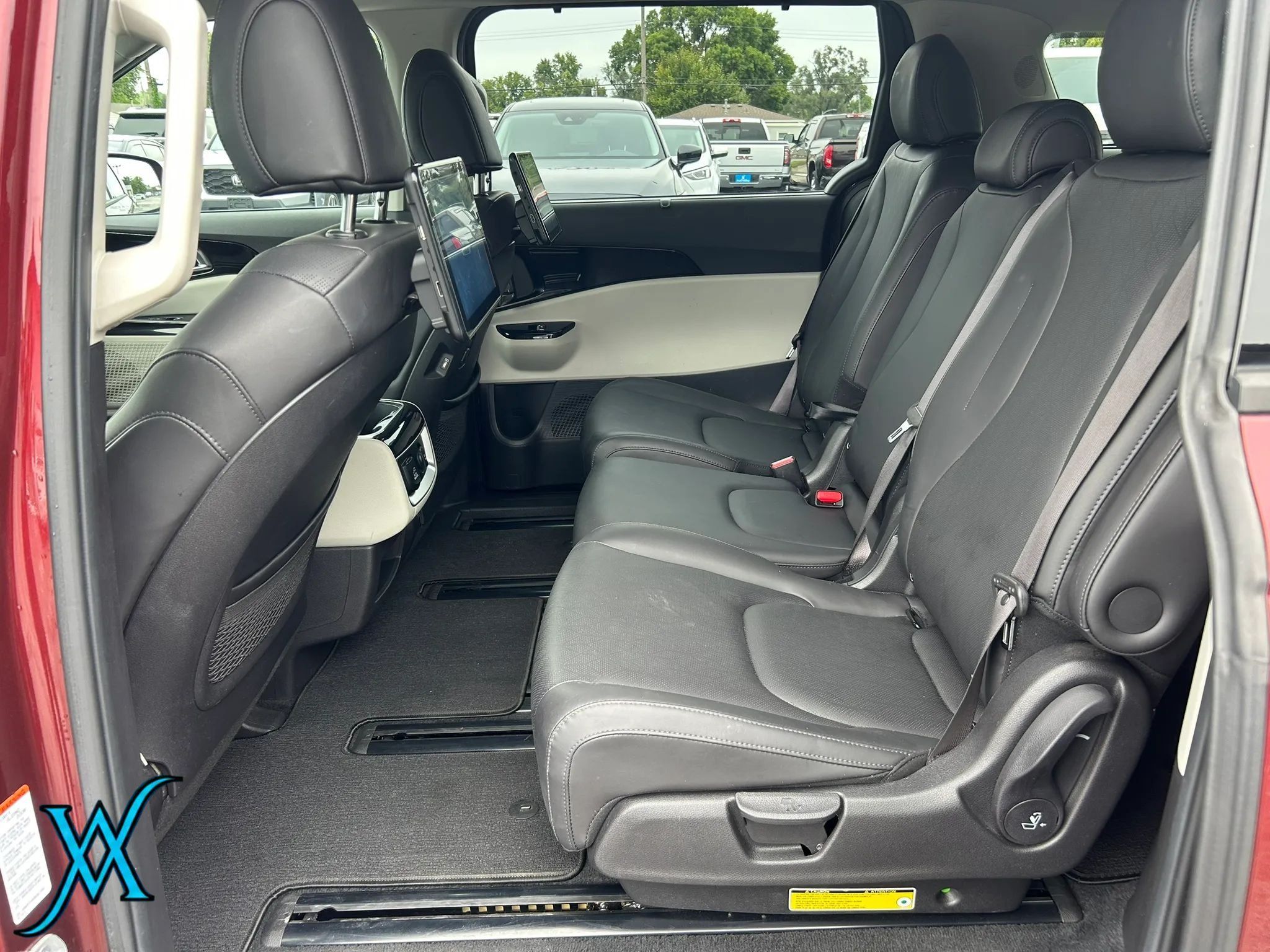 Used 2022 Kia Carnival SX FWD image 20