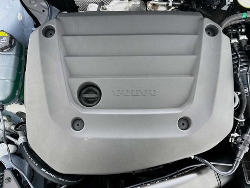 New 2026 Volvo XC40 B5 Plus w/ Protection Package Premier image 29