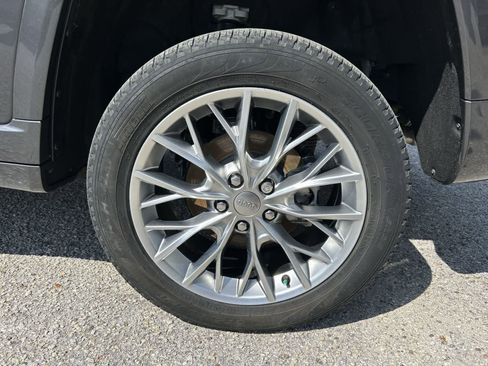 Used 2022 Jeep Grand Cherokee Summit w/ Adv Protech Group IV AWD/4WD image 7