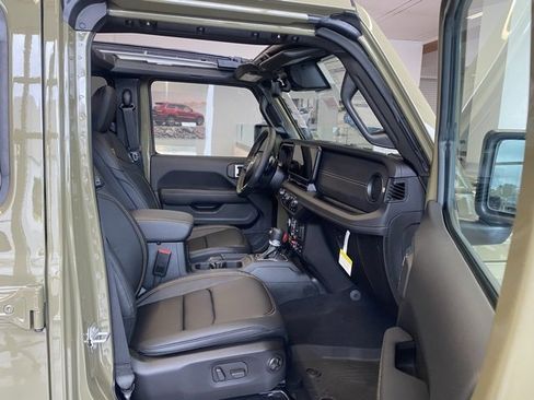 New 2025 Jeep Wrangler Rubicon 392 image 30