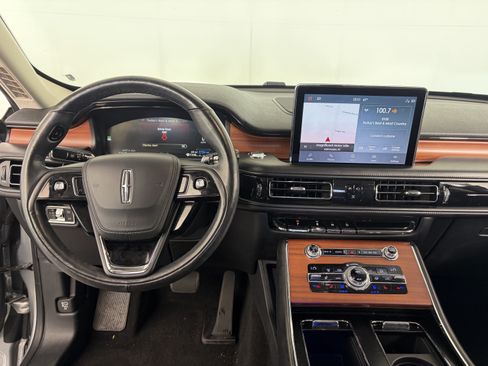 Used 2020 Lincoln Aviator Grand Touring w/ Elements Package Plus AWD/4WD image 3