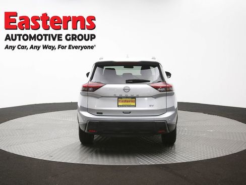 Used 2024 Nissan Rogue SV FWD image 36