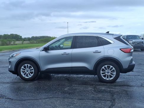 Used 2022 Ford Escape SE w/ Cold Weather Package FWD image 4