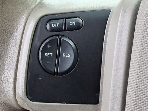 Used 2013 Ford Expedition Limited image 24