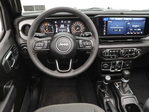 Used 2025 Jeep Wrangler Sport S image 13