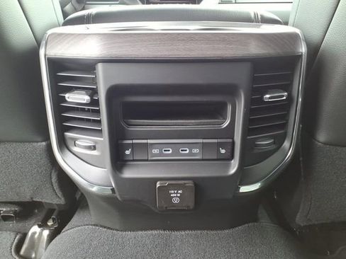 New 2026 RAM 2500 Laramie AWD/4WD image 27