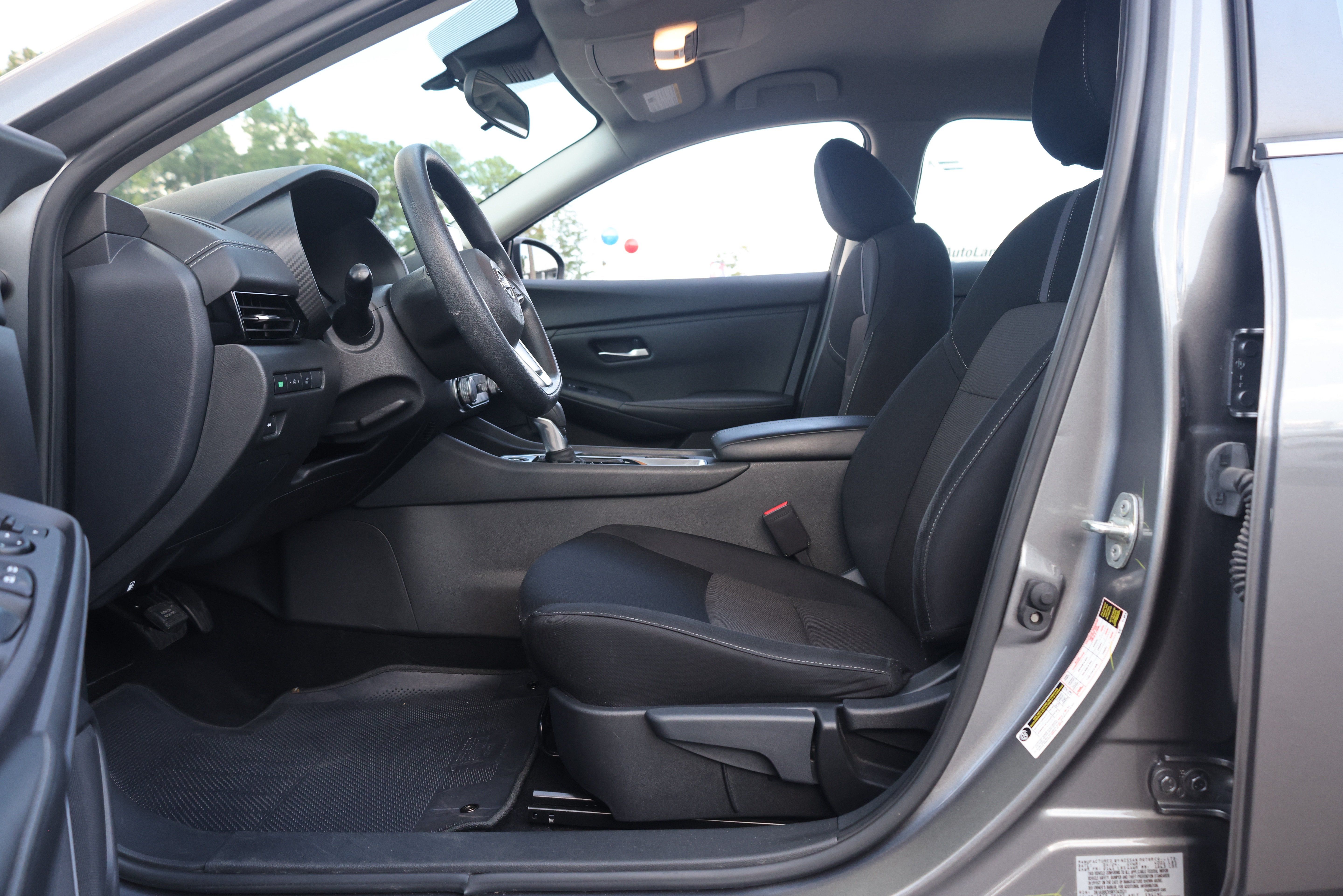 Used 2024 Nissan Sentra SV FWD image 19
