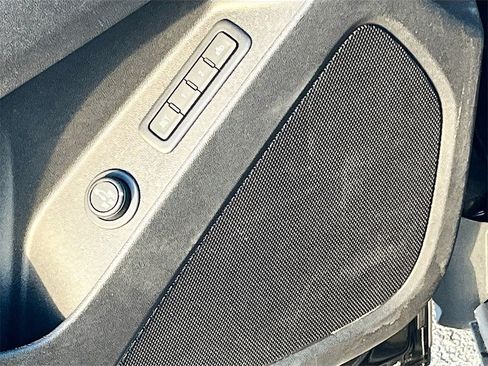 Used 2024 Chevrolet Equinox Premier image 18