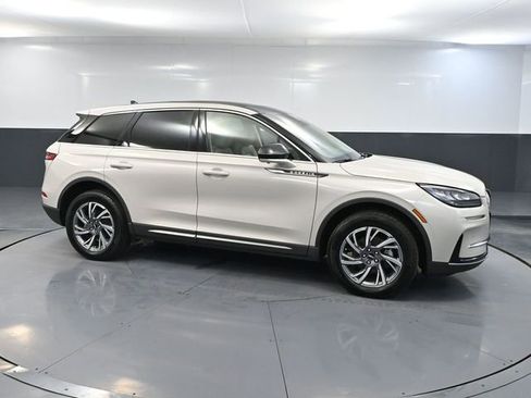 Used 2024 Lincoln Corsair AWD w/ Equipment Group 101A image 4