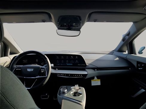 New 2026 Cadillac Optiq Luxury 1 image 23