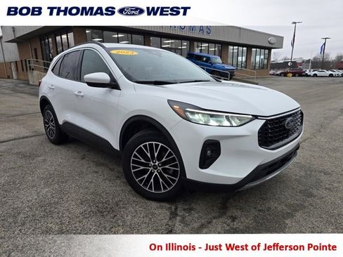 Used 2023 Ford Escape SE image 1