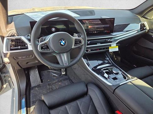 New 2026 BMW X5 xDrive40i w/ M Sport Package AWD/4WD image 3
