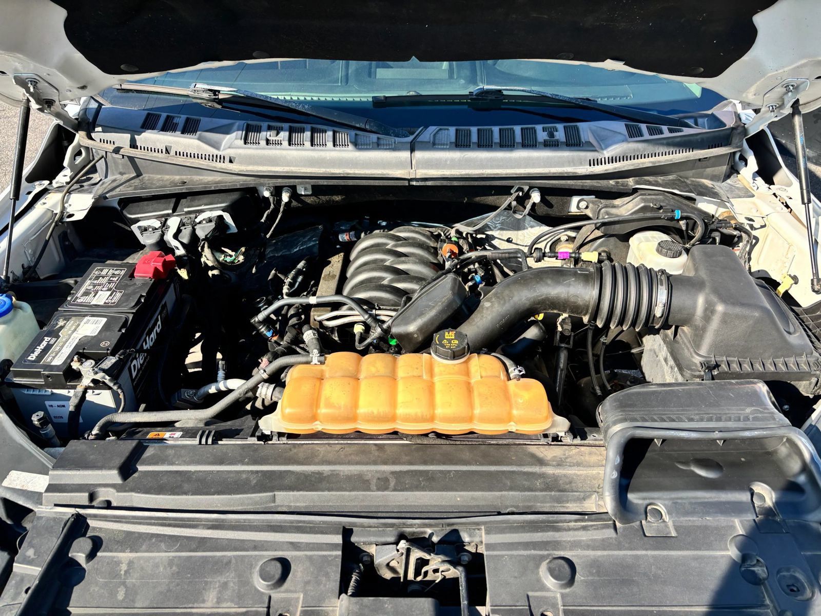 Used 2019 Ford F150 Lariat AWD/4WD image 9