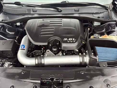 Used 2019 Dodge Charger SXT w/ Blacktop Package image 28