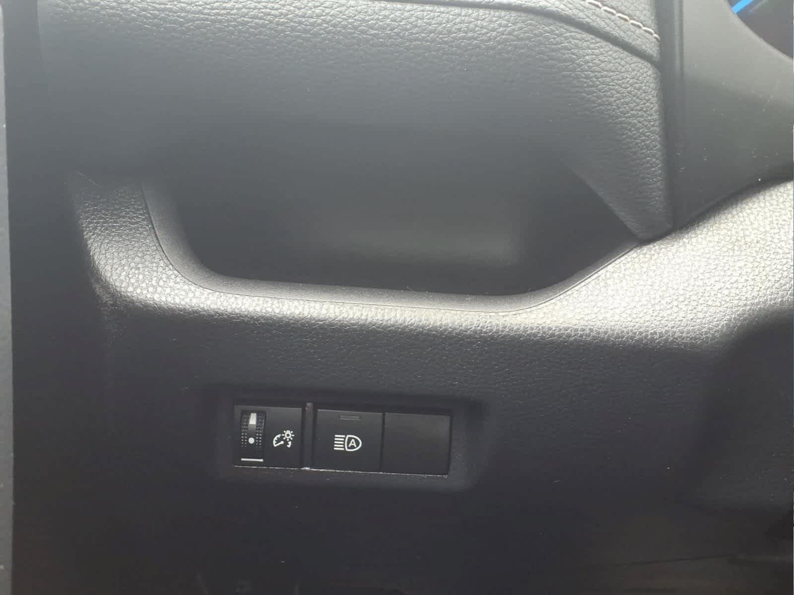 Used 2023 Toyota RAV4 LE AWD/4WD image 24