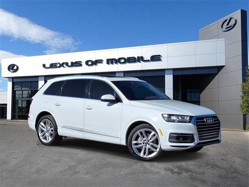 Used 2018 Audi Q7 3.0T Prestige image 1