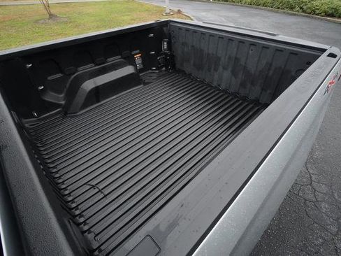 Used 2022 Chevrolet Silverado 1500 LT image 12