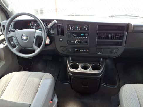 Used 2024 Chevrolet Express 3500 LS RWD image 8